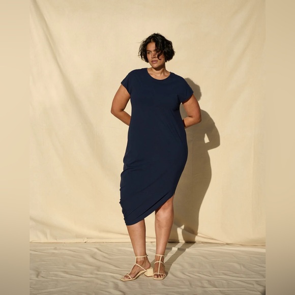 Brand new with 🏷️ 🔳Universal Standard: Iconic Geneva Dress (Navy) - Picture 1 of 11